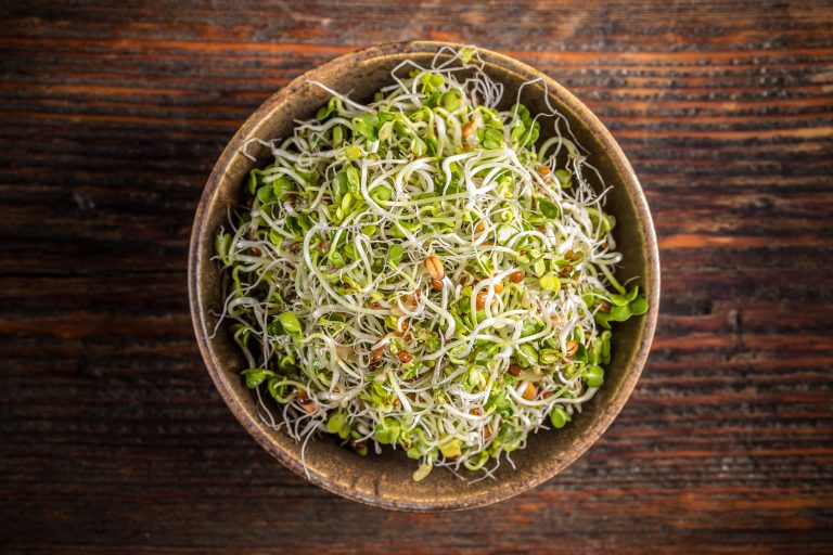10 Amazing Health Benefits Of Consuming Broccoli Sprouts